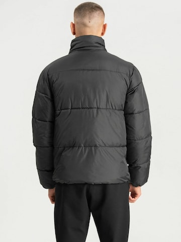 Giacca di mezza stagione ' Puffer Jacket ' di TEESHOPPEN in nero