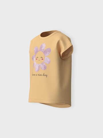 T-Shirt 'VIOLET' NAME IT en jaune