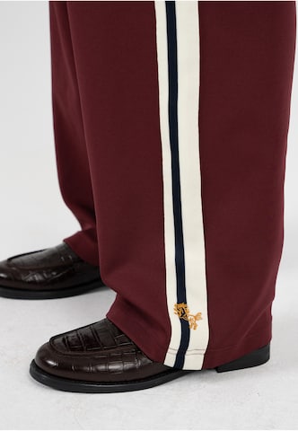 Prohibited - Loosefit Pantalón 'Club' en rojo