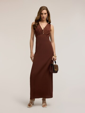 Robe MOTIVI en marron