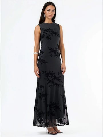 Hiccup Kleid in Schwarz: Vorderseite