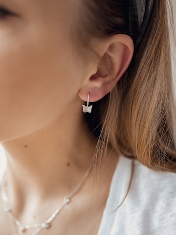 Hey Happiness Oorbellen 'Flutter' in Zilver: voorkant