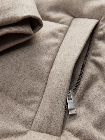 Next Mantel in Beige