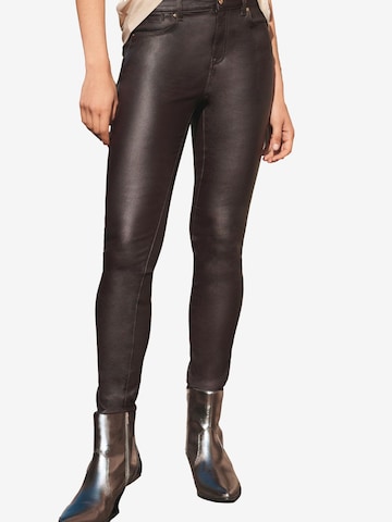 Skinny Jeans di Next in marrone: frontale