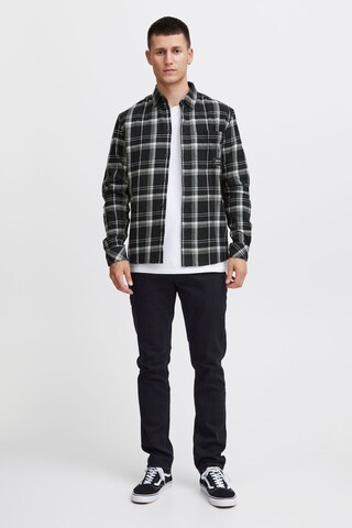 !Solid - Ajuste regular Camisa en negro