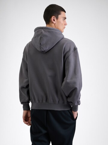 Sweat-shirt Karl Kani en gris