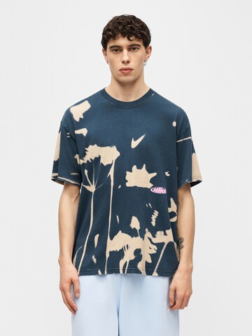T-Shirt Nike Sportswear en bleu : devant
