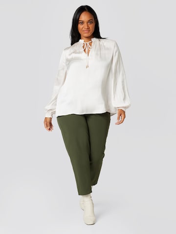Guido Maria Kretschmer Curvy Tapered Pleat-Front Pants 'Pearl' in Green