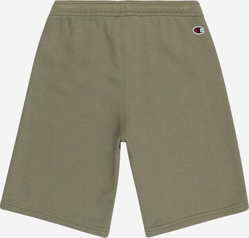 Champion Authentic Athletic Apparel Regular Shorts in Grün