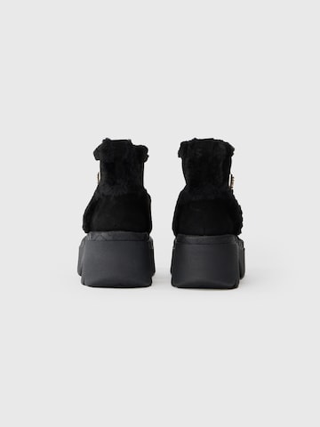 GUESS Boots 'BRIDGETE' in Schwarz