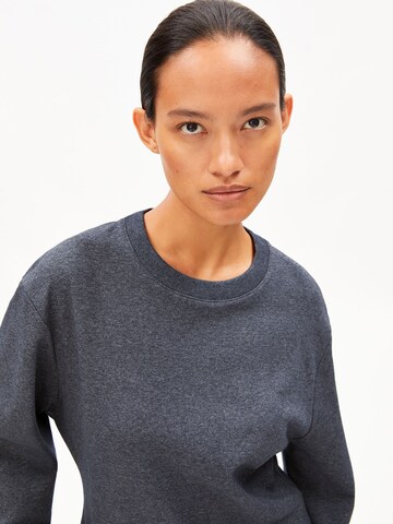 ARMEDANGELS Longsleeve UN-WASTED in Grau