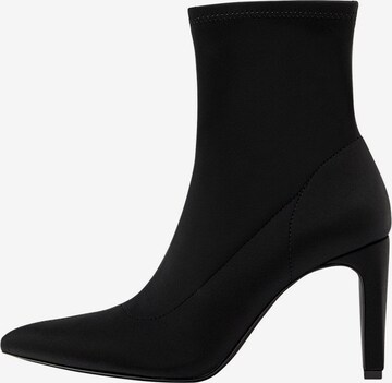 Pull&Bear Stiefelette in Schwarz