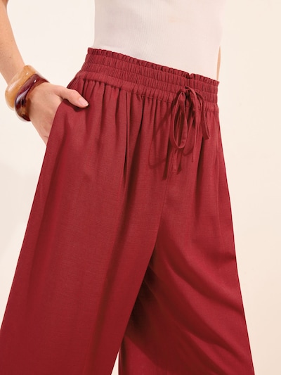 Friends Like These Pantalon en rouge, Vue avec produit