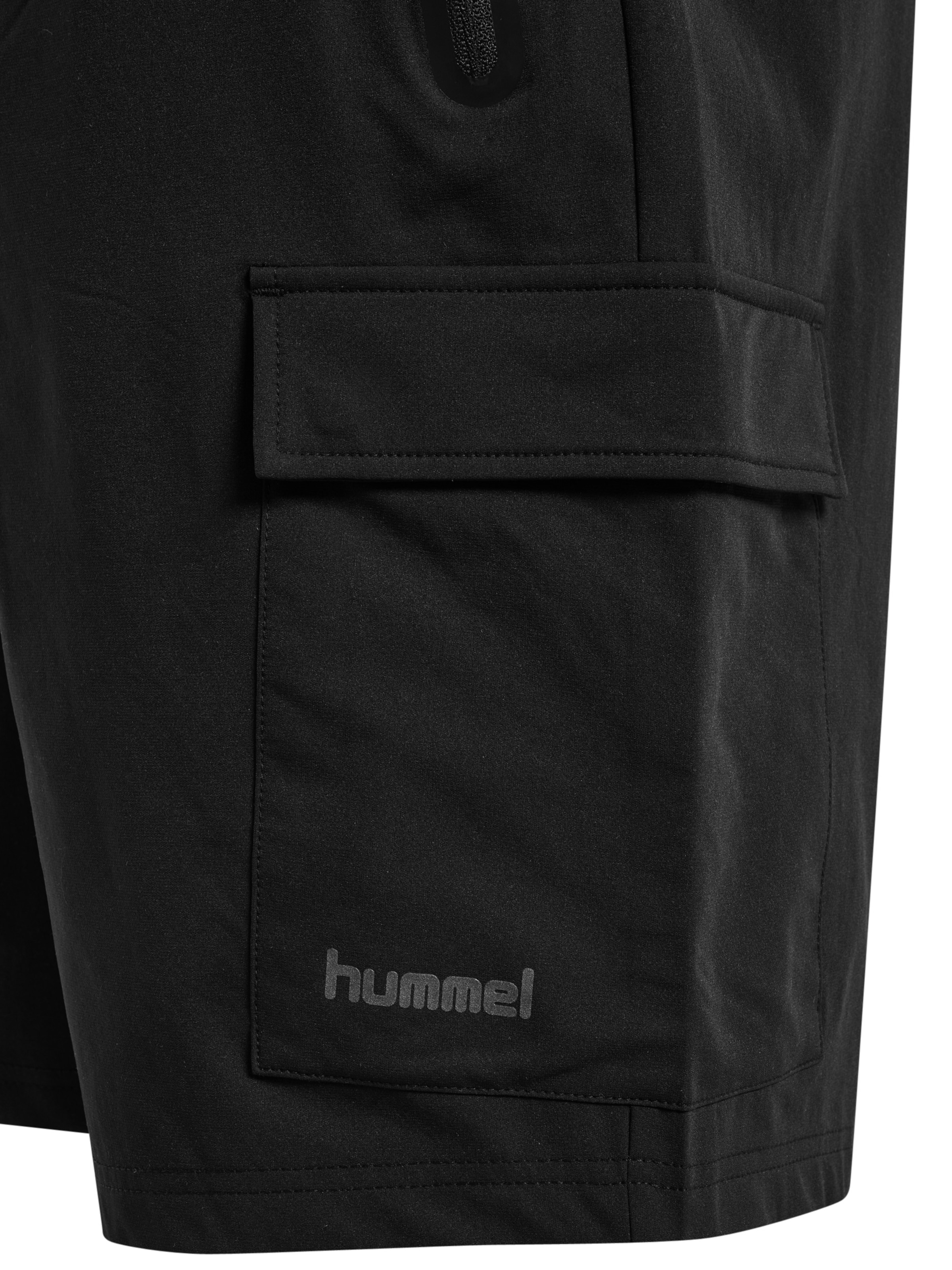 Hummel Regular Shorts 'Tech' in Schwarz
