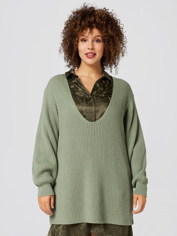 A LOT LESS - Pullover 'Emmy' em verde