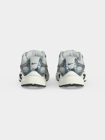 Nike Sportswear Låg sneaker 'V5 RNR' i grå