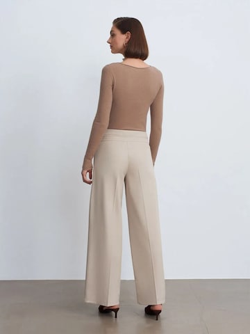 Dilvin Wide leg Pants in Beige