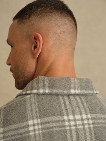 DAN FOX APPAREL Jacke 'Taylan' in Grau