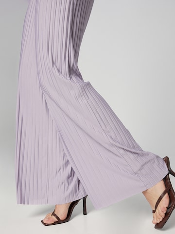 Guido Maria Kretschmer Women Wide leg Trousers 'Saphia' in Purple