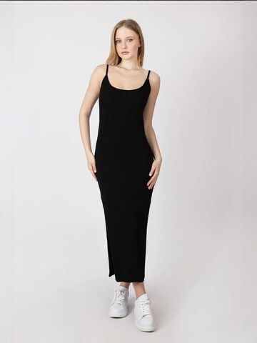 Hiccup Strickkleid‌‌‌‌‌ in Schwarz: Vorderseite