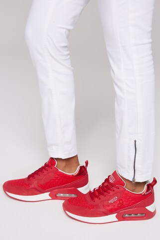 Soccx Sneakers in Red: front