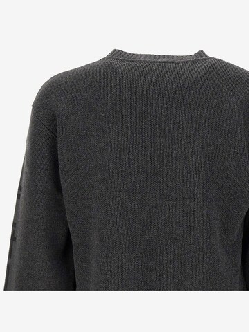 IUTER Sweater in Grey