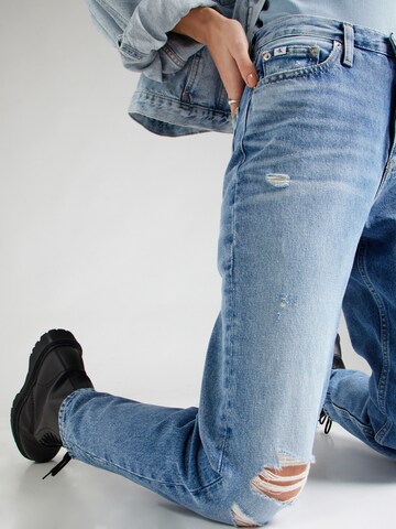 Tapered Jeans 'MOM Jeans' di Calvin Klein Jeans in blu