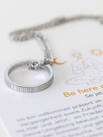 Divasya Kette 'Be here right now' in Silber