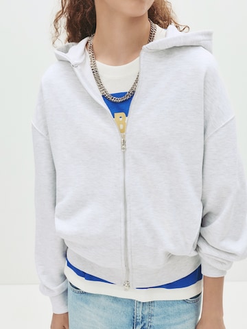 Hanorac de la Pull&Bear pe gri