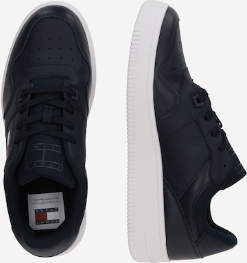 Sneaker low 'RETRO BASKET ESS' de la Tommy Jeans pe albastru