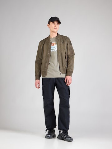 Nike Sportswear Särk 'CAFE SWOOSH MUG', värv roheline