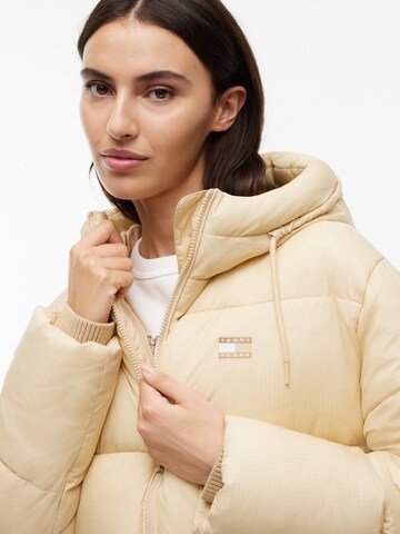 Tommy Jeans Zimní bunda – béžová