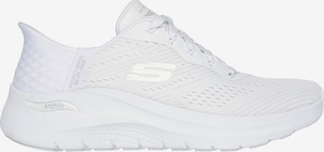 Baskets basses SKECHERS en blanc : devant
