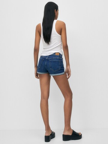 Pull&Bear Regular Shorts in Blau