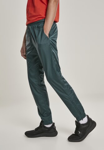 Tapered Pantaloni de la Urban Classics pe verde
