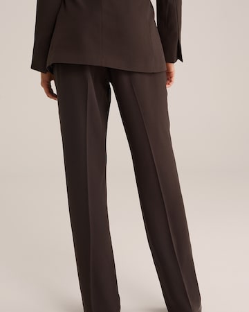 regular Pantaloni con piega frontale di WE Fashion in marrone