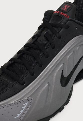 Nike Sportswear Σνίκερ χαμηλό 'SHOX R4' σε γκρι