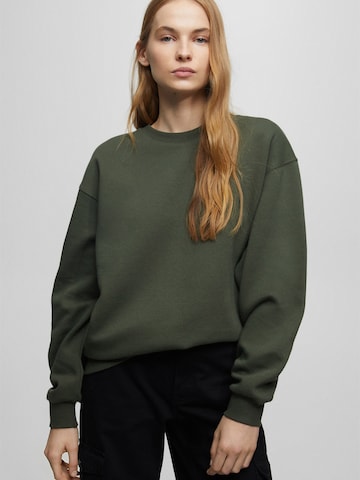 Pull&Bear Sweatshirt in Green: front