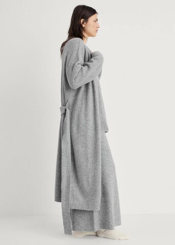 MANGO Strickjacke 'Camila' in Grau