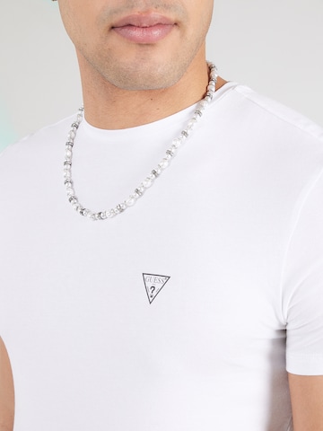 T-Shirt 'CALEB HERO' GUESS en blanc