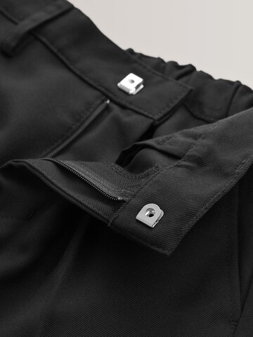 Next - regular Pantalón en negro