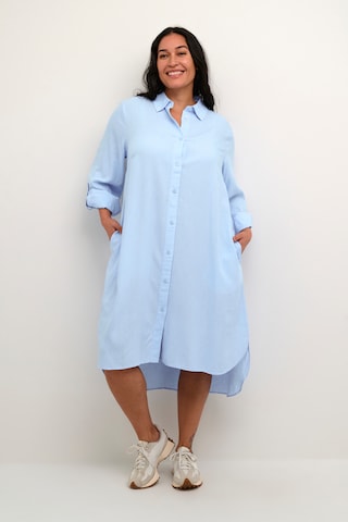Robe-chemise 'Mille' KAFFE CURVE en bleu