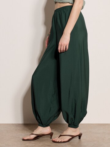 Apricot Loose fit Pants ' ' in Green