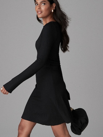 Robe Next en noir