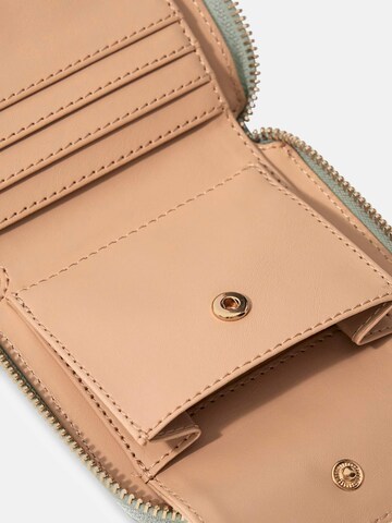 GUESS Wallet 'Cresidia Peony' in Green