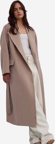 Estro Vinterkappa '465' i beige: framsida