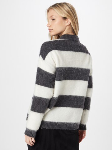 ESPRIT Sweater in Black