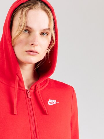 Giacca di felpa 'Club Fleece' di Nike Sportswear in rosso