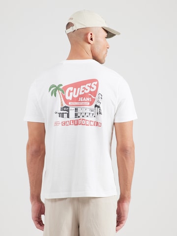 GUESS JEANS Футболка 'WEST COAST HOTEL' в Белый: спереди