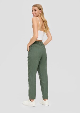 QS Regular Pleat-Front Pants in Green
